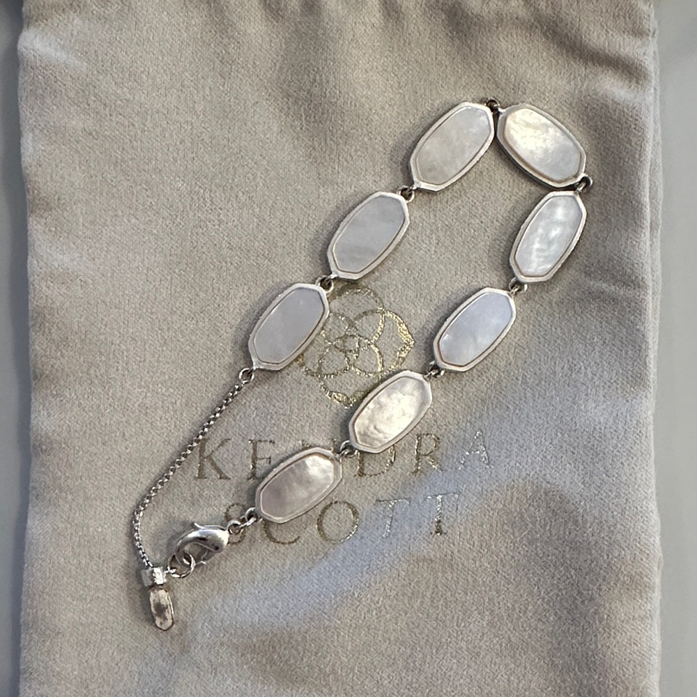Kendra Scott Ivory Mother-of-Pearl Link Bracelet in Silver
